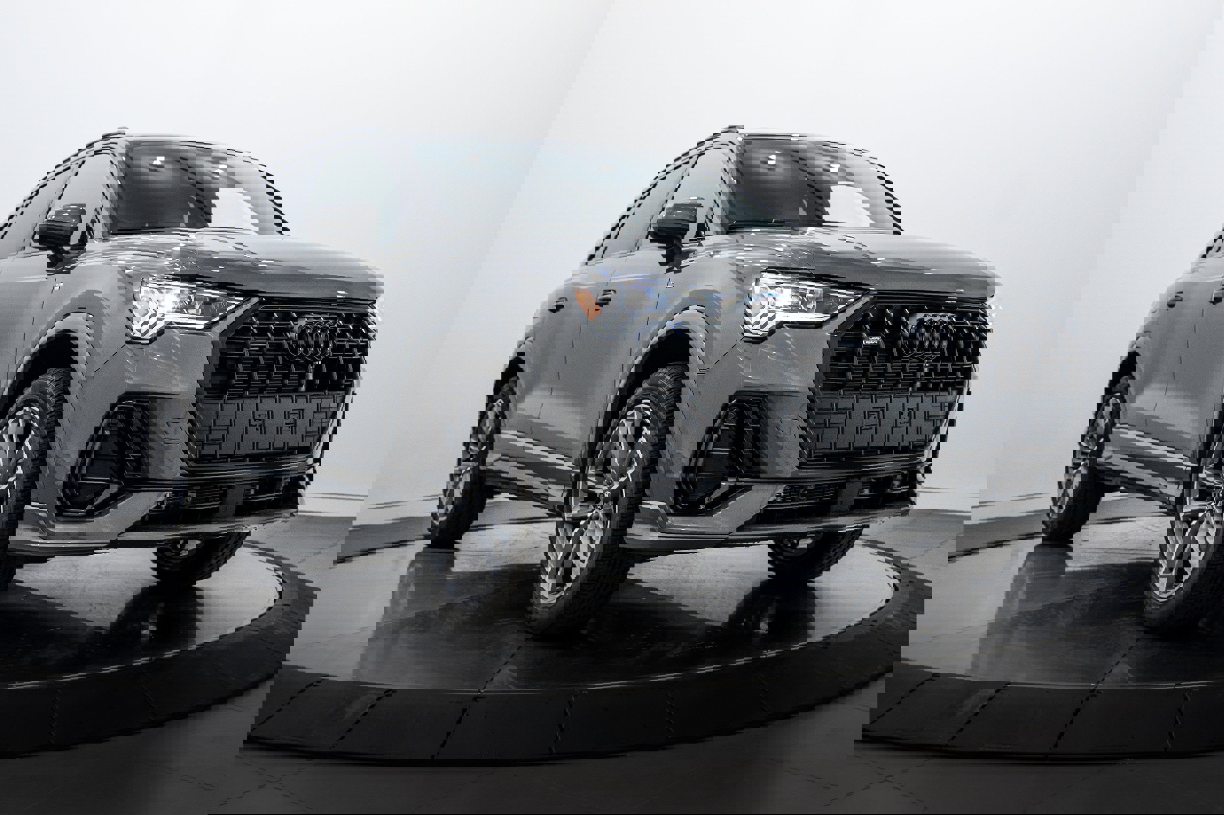 New 2025 Audi Q3 2.0T Premium