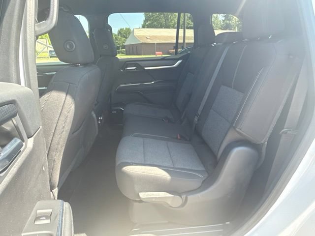 Certified 2025 GMC Acadia Elevation FWD image 23