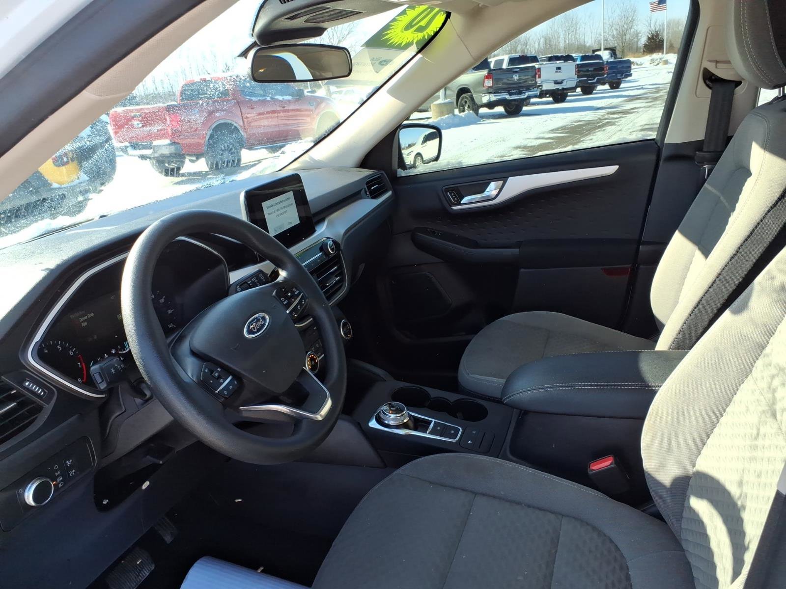Used 2020 Ford Escape SE image 11