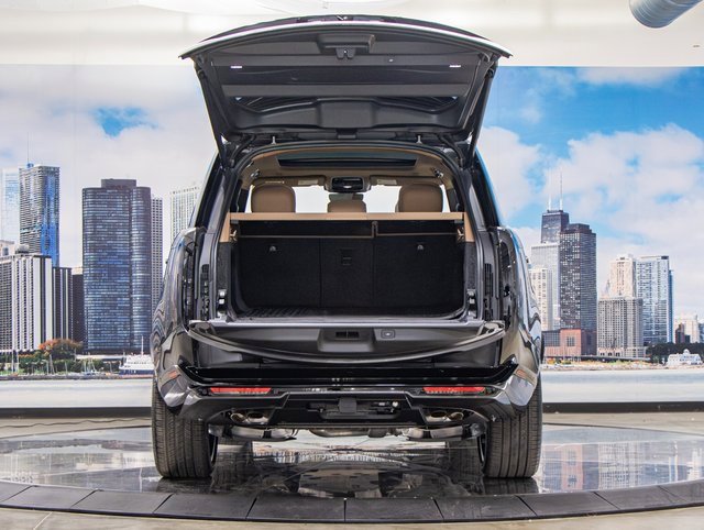 New 2025 Land Rover Range Rover SE image 12