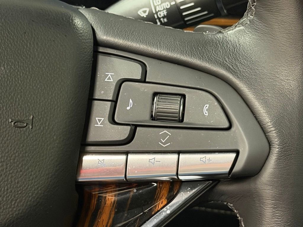 Used 2024 Cadillac Escalade ESV Premium Luxury image 47
