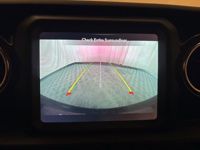 Used 2020 Jeep Wrangler Unlimited Sahara image 18