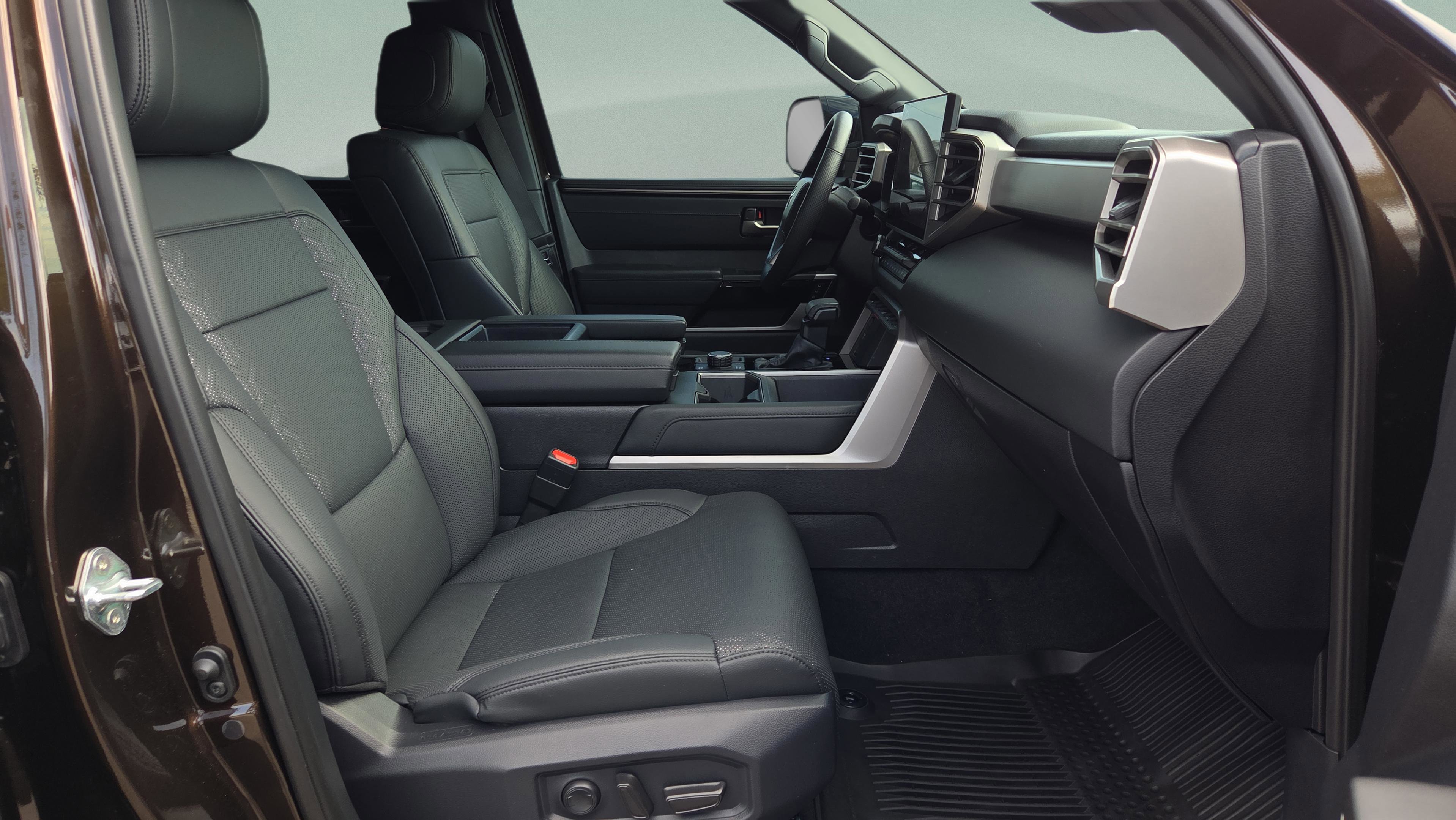 Used 2025 Toyota Tundra Limited w/ TRD Off-Road Package image 21