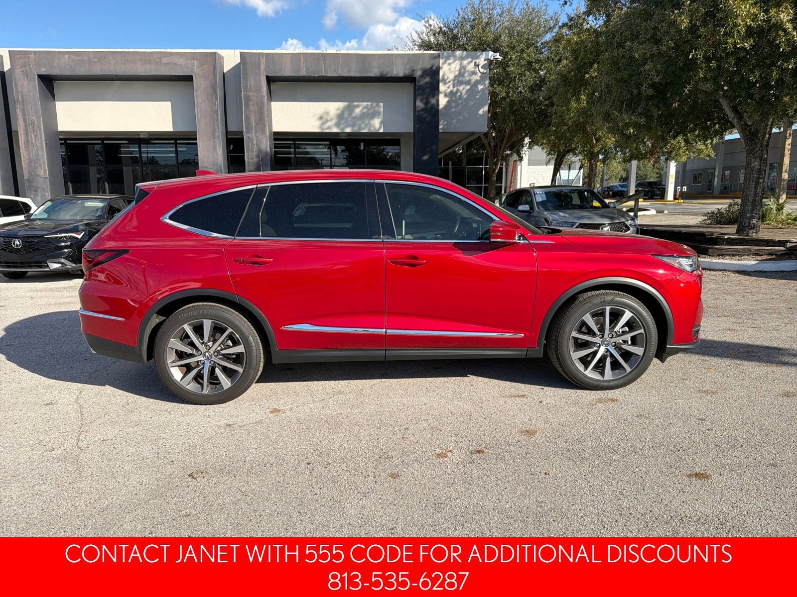 Used 2025 Acura MDX w/ Technology Package image 3