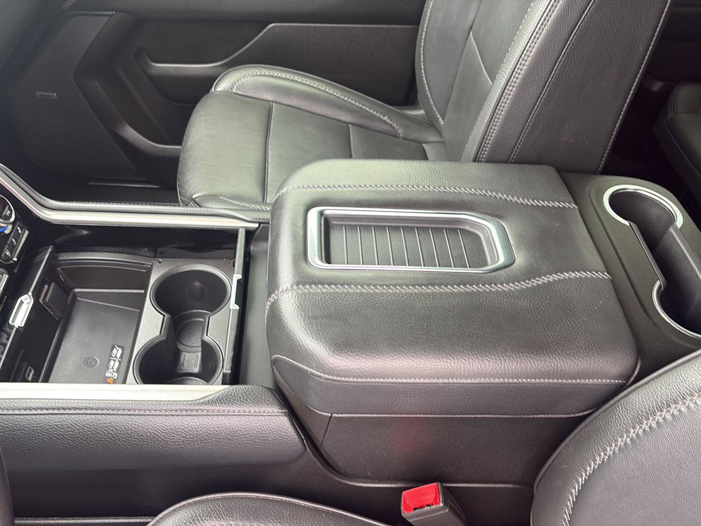 Used 2021 GMC Yukon XL Denali AWD/4WD image 16