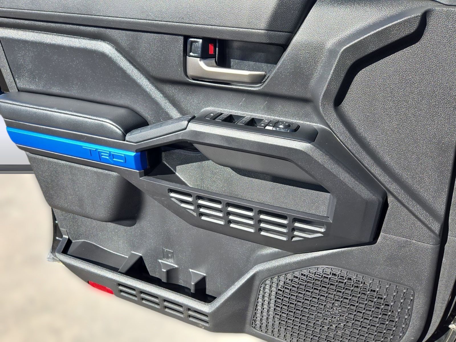 Used 2024 Toyota Tacoma TRD Off-Road image 18