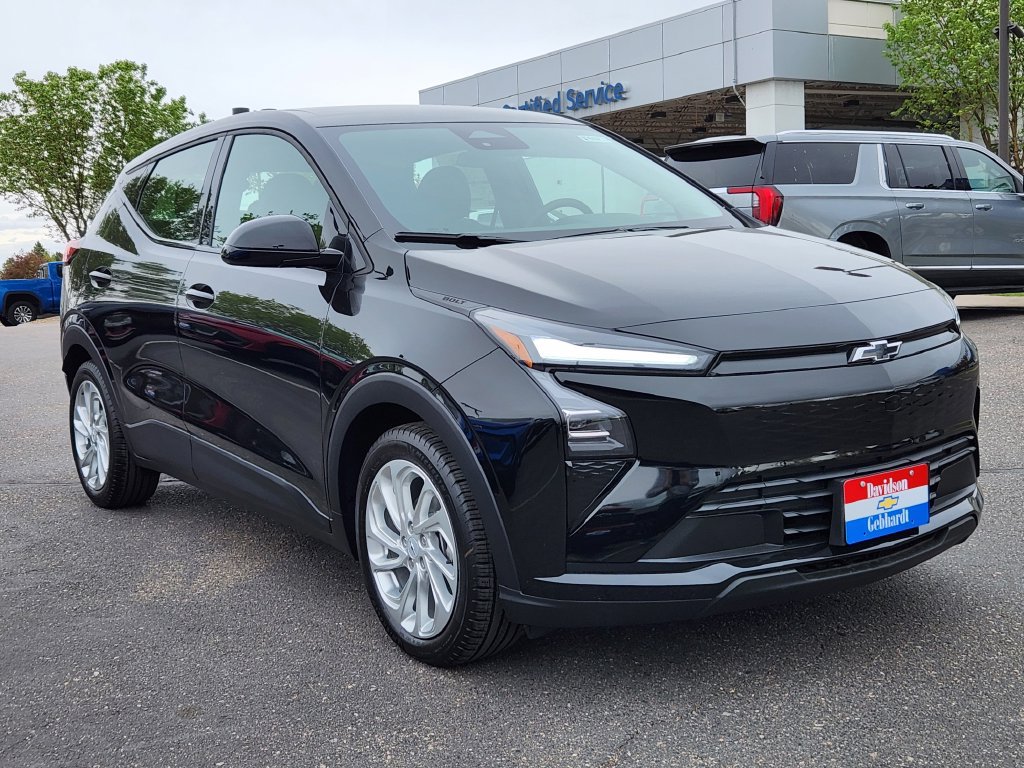 New 2027 Chevrolet Bolt LT w/ Comfort Package FWD image 5