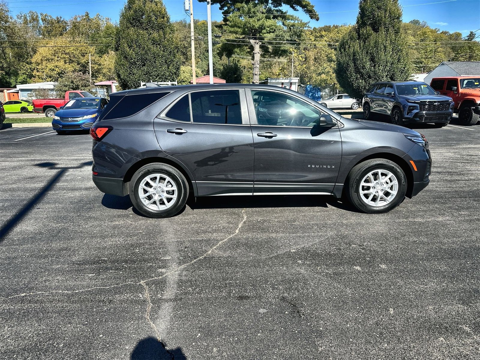 Used 2022 Chevrolet Equinox LS w/ LS Convenience Package image 9