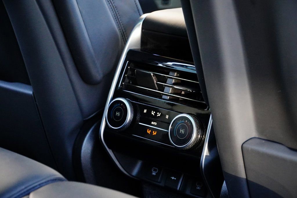 Used 2023 Land Rover Range Rover SE image 32