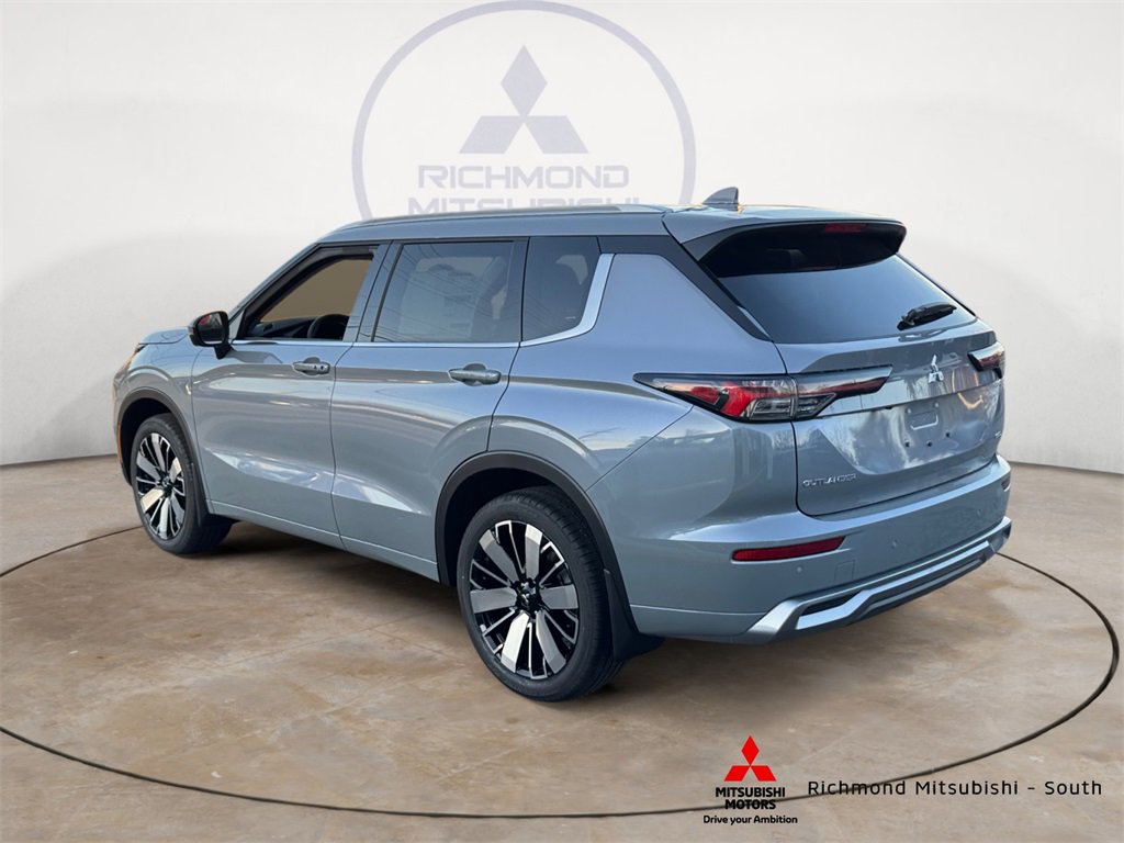 New 2026 Mitsubishi Outlander SEL image 5