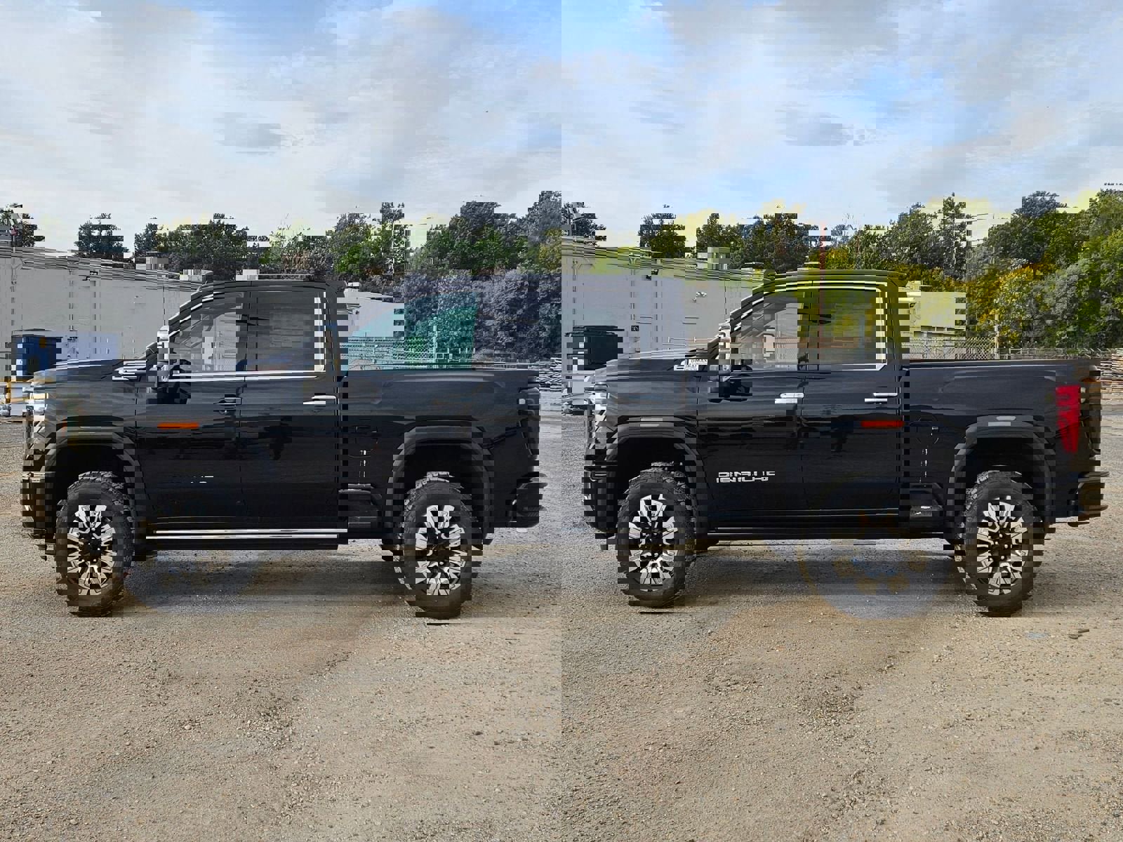 New 2026 GMC Sierra 2500 Denali w/ Denali Reserve Package image 2