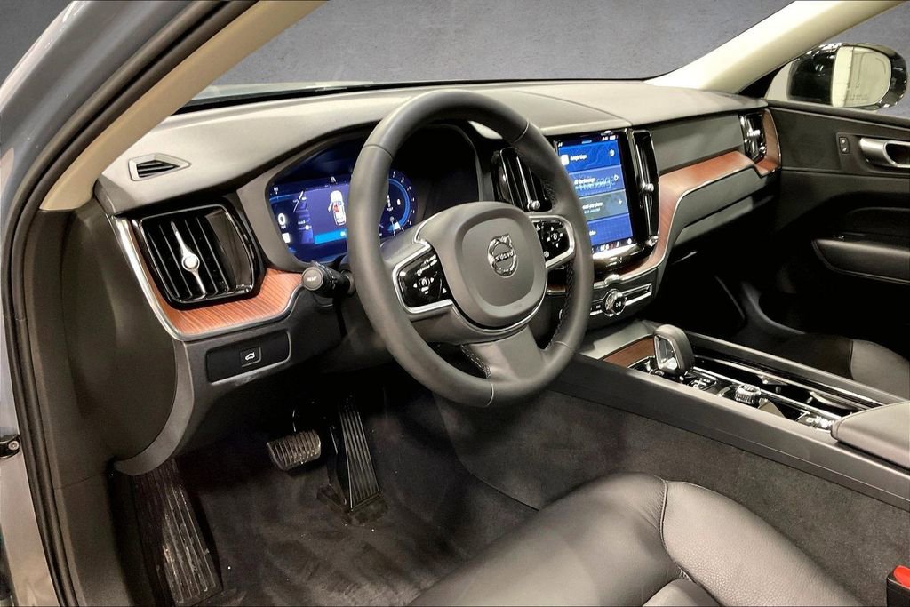 Certified 2023 Volvo XC60 B5 Plus w/ Climate Package image 16