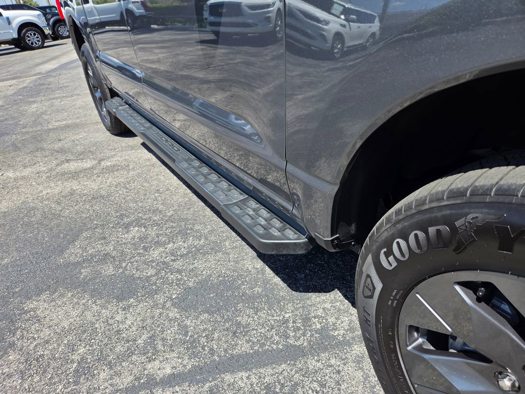 Used 2025 Ford F150 Lightning Flash AWD/4WD image 15