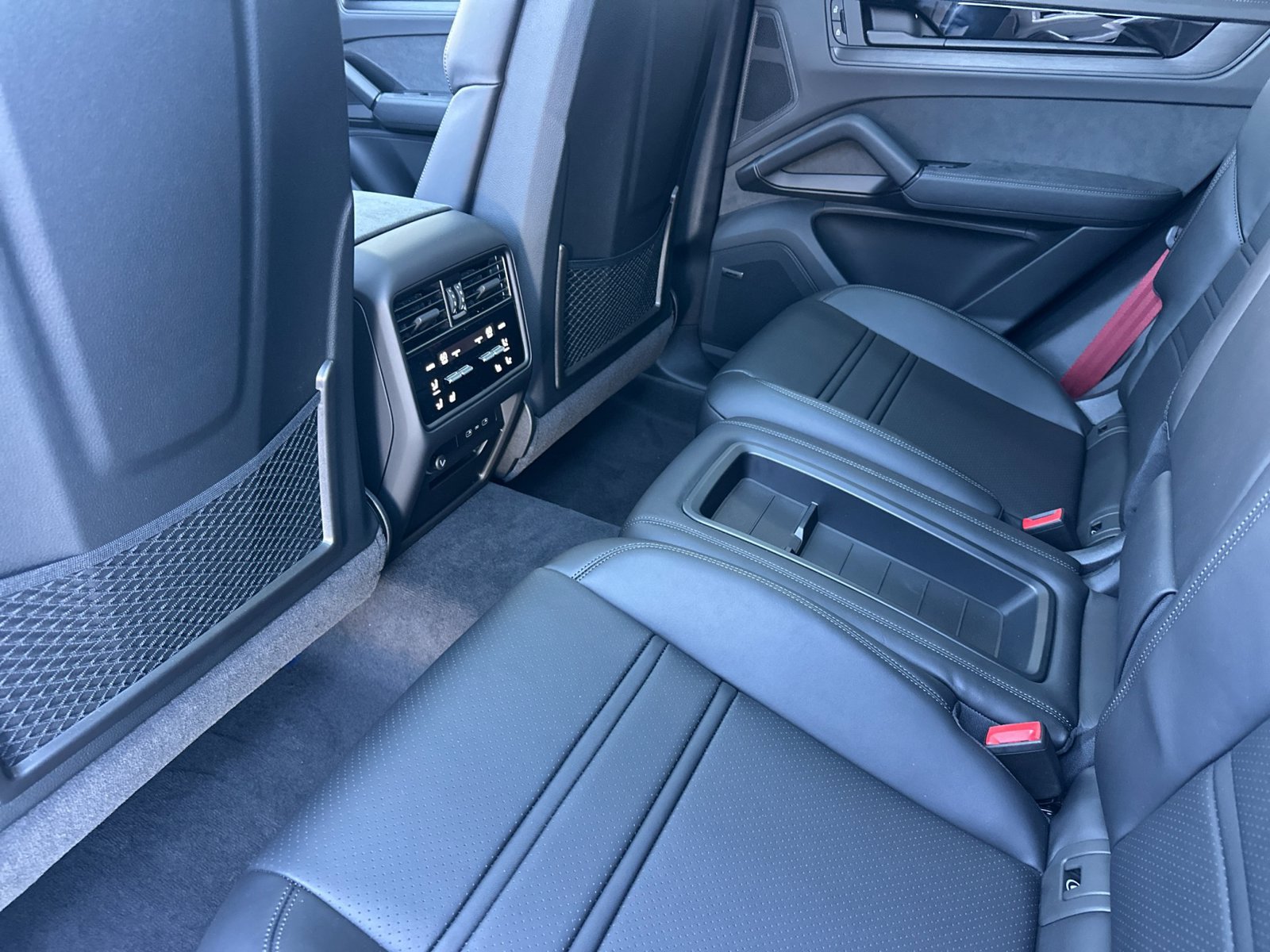 New 2026 Porsche Cayenne GTS AWD/4WD image 14