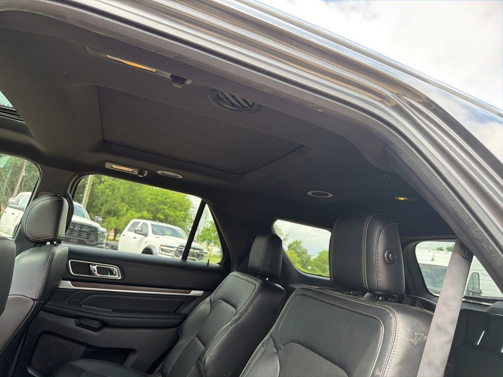 Used 2016 Ford Explorer Limited w/ Equipment Group 301A FWD image 18