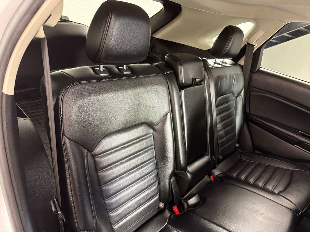 Used 2016 Ford Edge SEL w/ Equipment Group 201A FWD image 22