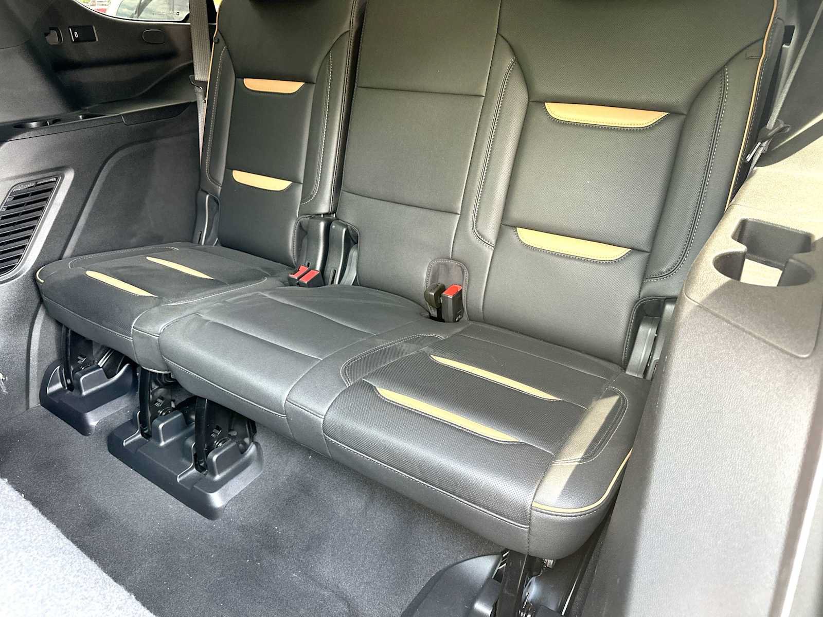 Used 2023 GMC Yukon AT4 w/ AT4 Premium Plus Package AWD/4WD image 28