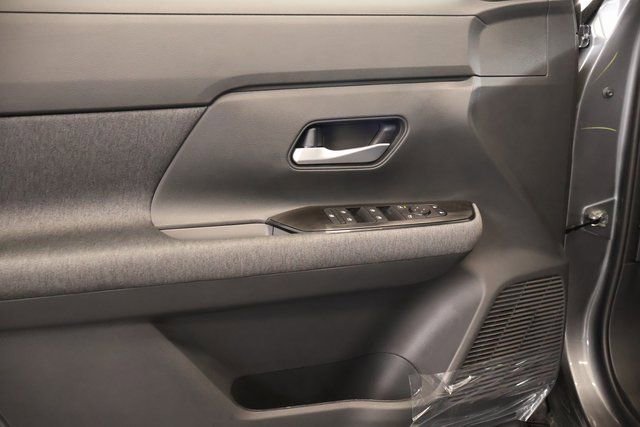 New 2026 Nissan Kicks SV w/ SV Premium Package image 9