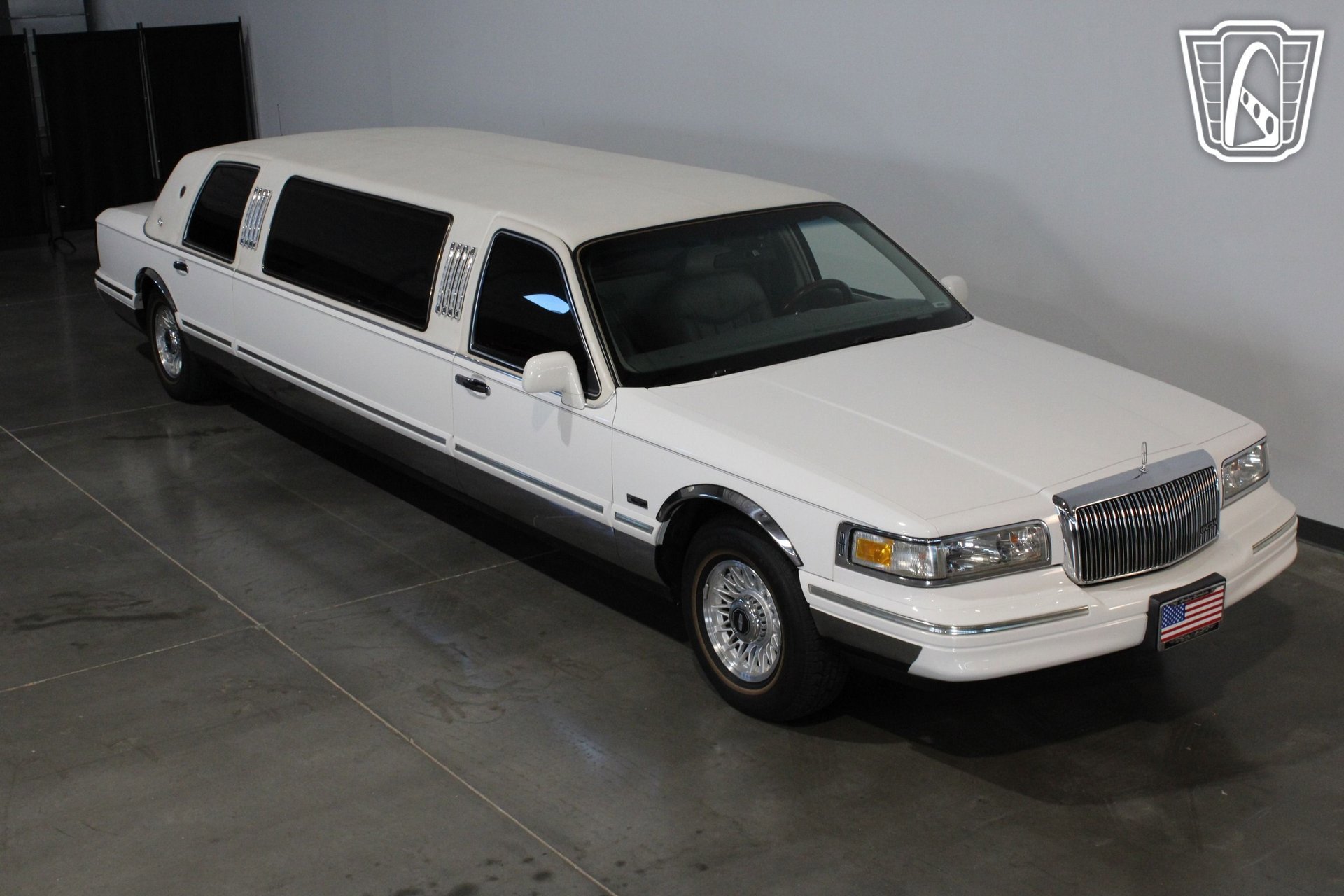 Used 1996 Lincoln Town Car Executive image 10