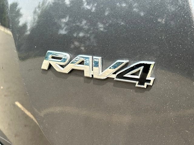 Used 2018 Toyota RAV4 LE w/ All Weather Liner Package AWD/4WD image 14