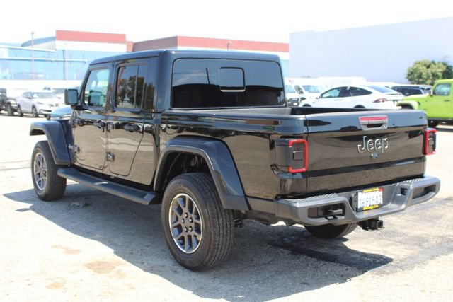 Used 2020 Jeep Gladiator Overland w/ Popular Equipment Package AWD/4WD image 6