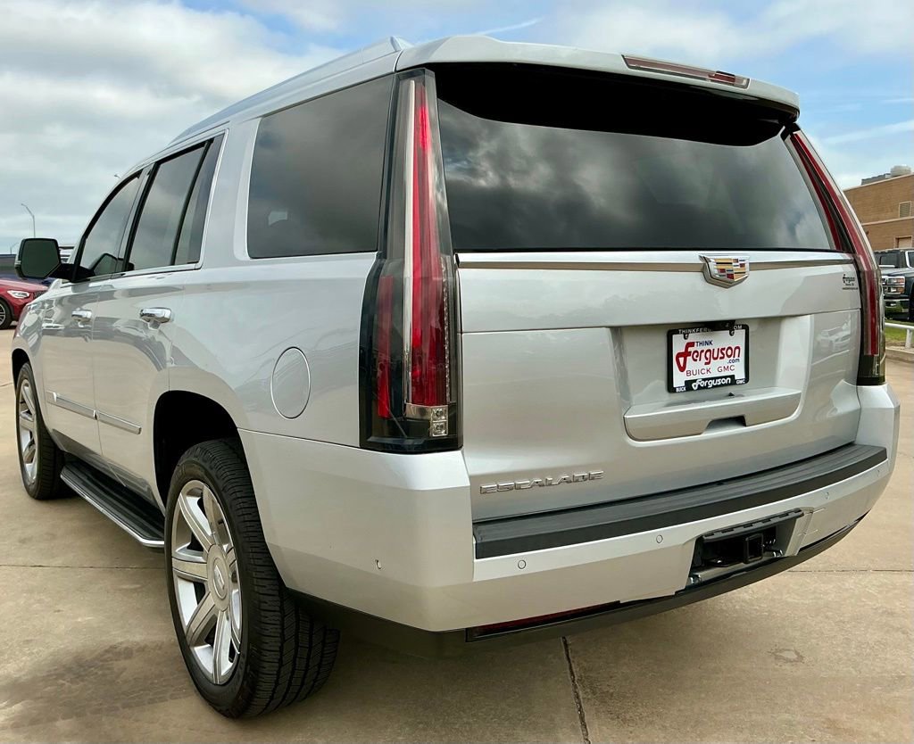 Used 2019 Cadillac Escalade Luxury AWD/4WD image 13