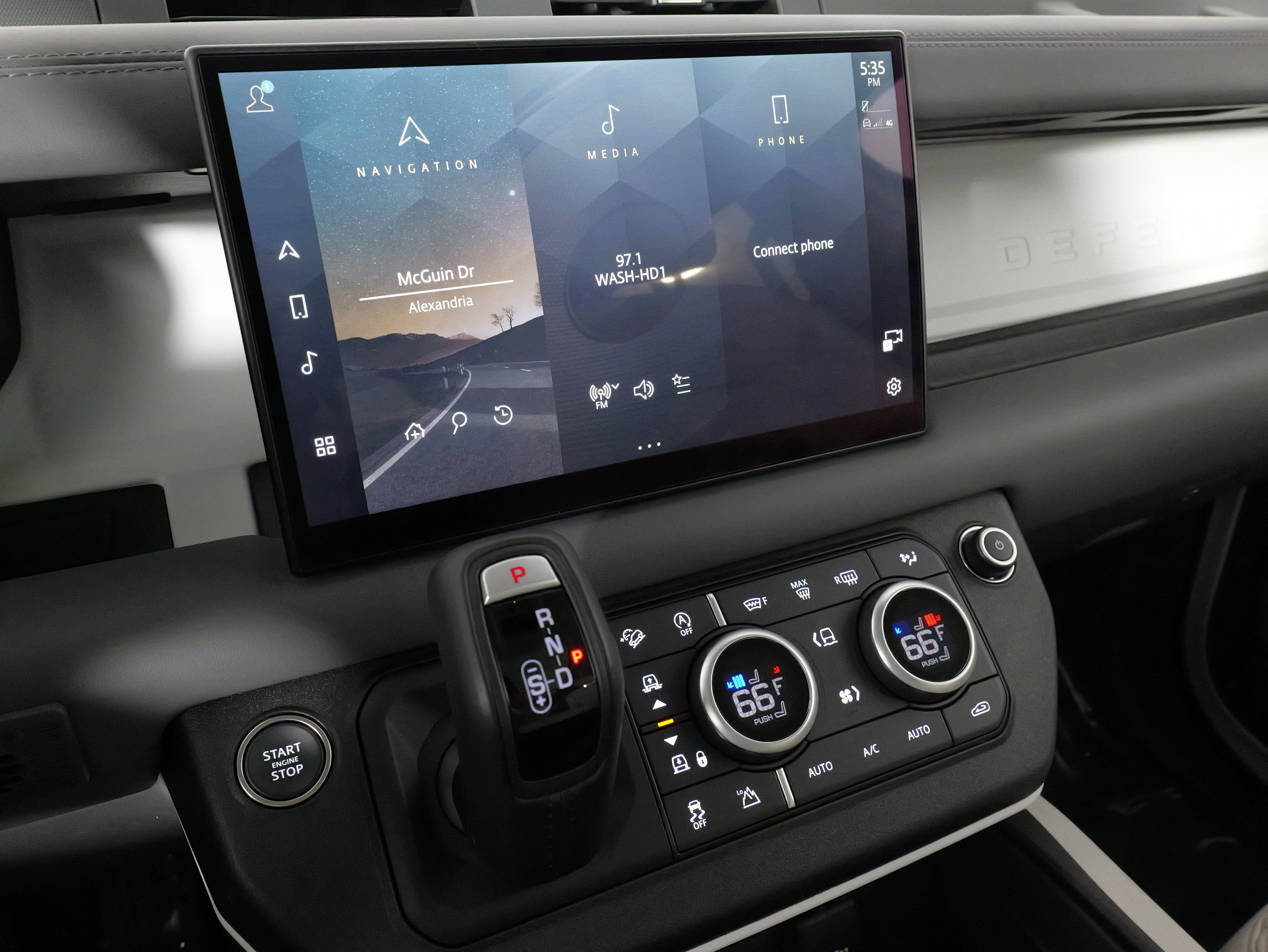 Used 2023 Land Rover Defender 130 S image 63