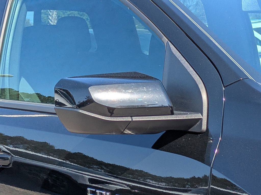 Used 2023 Chevrolet Colorado Z71 w/ Z71 Convenience Package 2 image 11