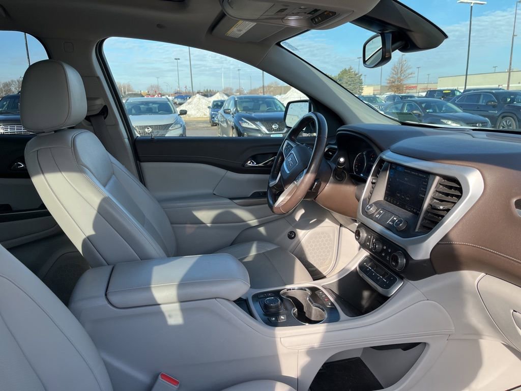 Used 2021 GMC Acadia SLT w/ Premium Package image 2