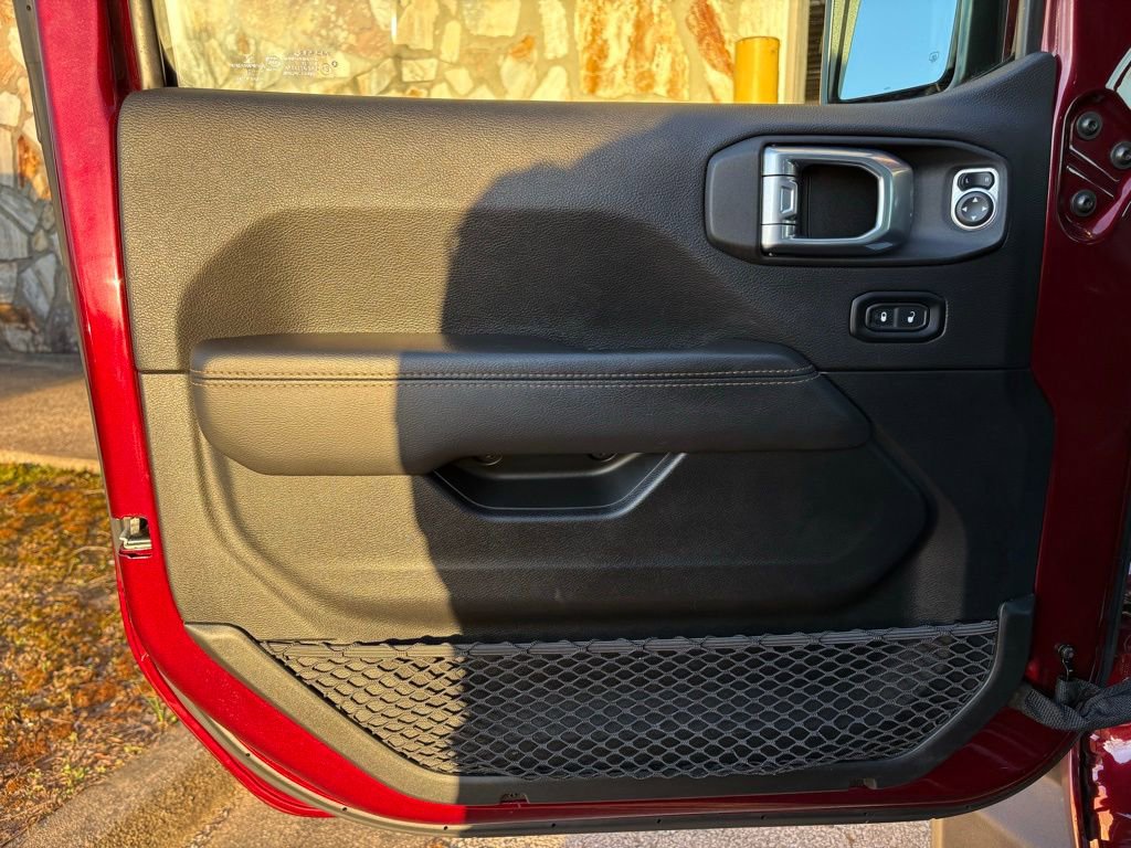 Used 2021 Jeep Gladiator Overland image 18