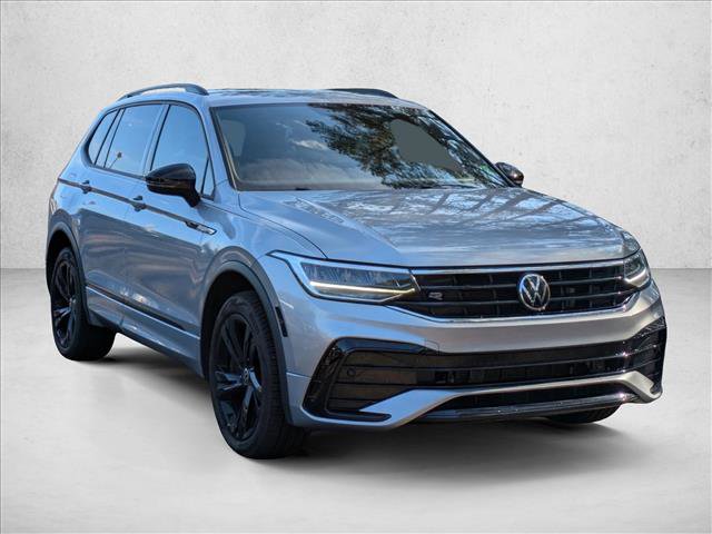 Used 2023 Volkswagen Tiguan SE R-Line image 8