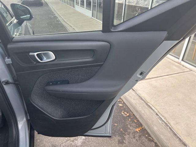 Certified 2025 Volvo XC40 B5 Core image 12