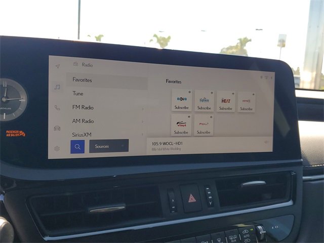 Used 2024 Lexus ES 300h w/ Premium Package image 18