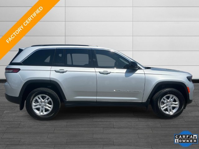 Certified 2025 Jeep Grand Cherokee Laredo w/ Luxury Tech Group I AWD/4WD image 3