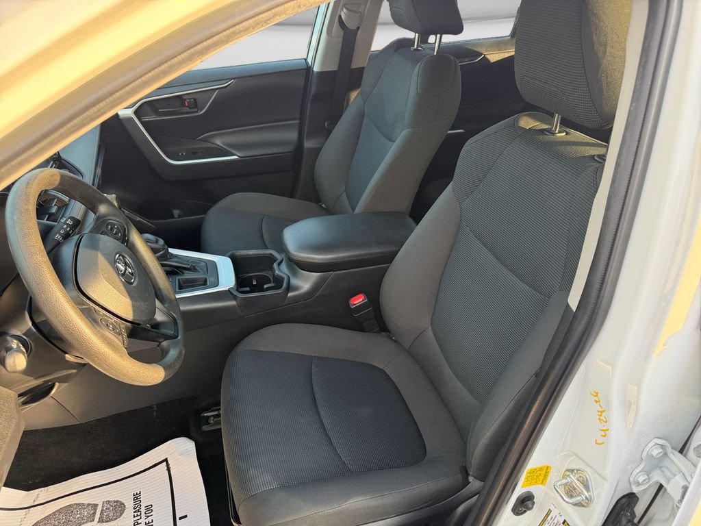 Used 2022 Toyota RAV4 LE w/ Carpet Mat Package (TMS) FWD image 12