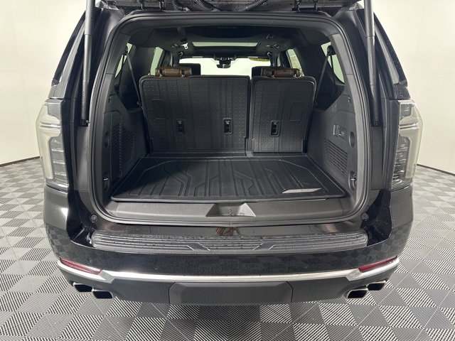 New 2026 Chevrolet Suburban High Country image 9