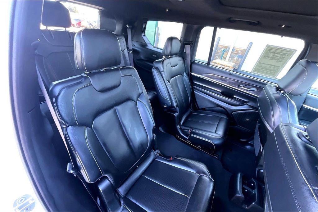 Used 2024 Jeep Grand Cherokee L Limited w/ Luxury Tech Group II image 27