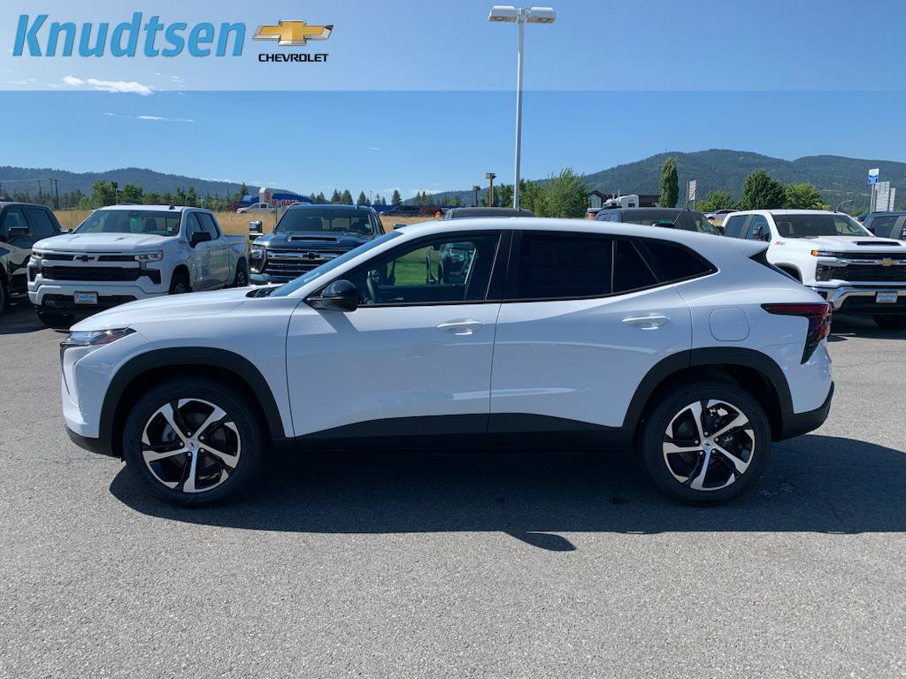 New 2026 Chevrolet Trax RS w/ Sunroof Package FWD image 4
