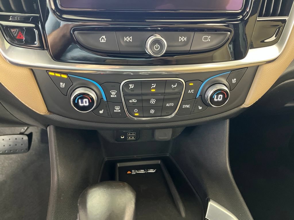 Certified 2022 Chevrolet Traverse Premier AWD/4WD image 39
