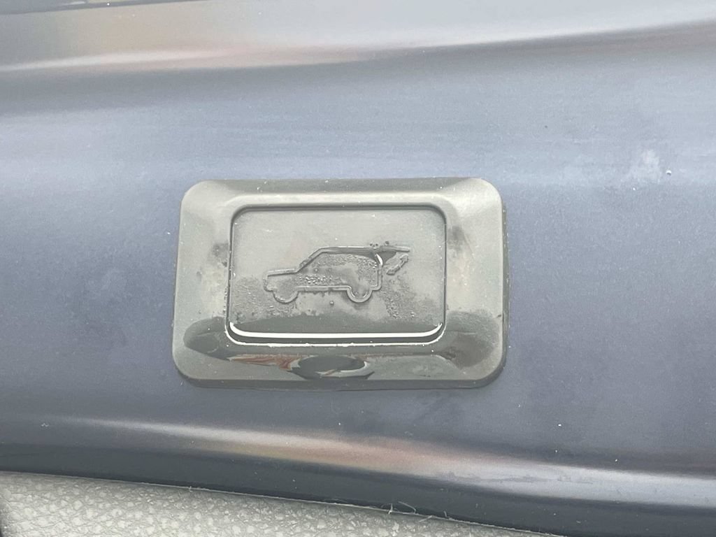 Used 2021 Toyota RAV4 XLE w/ Convenience Package FWD image 12