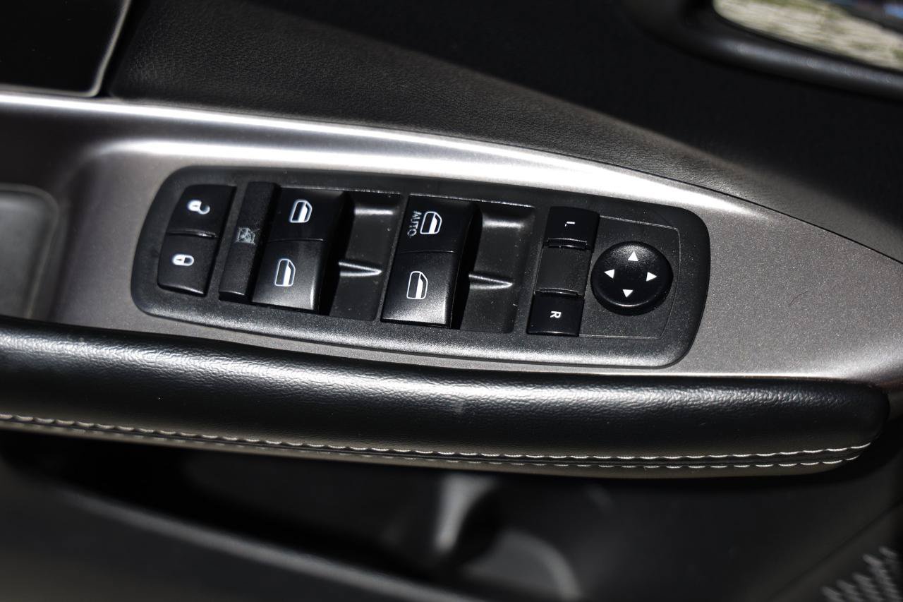 Used 2018 Dodge Journey Crossroad AWD/4WD image 39