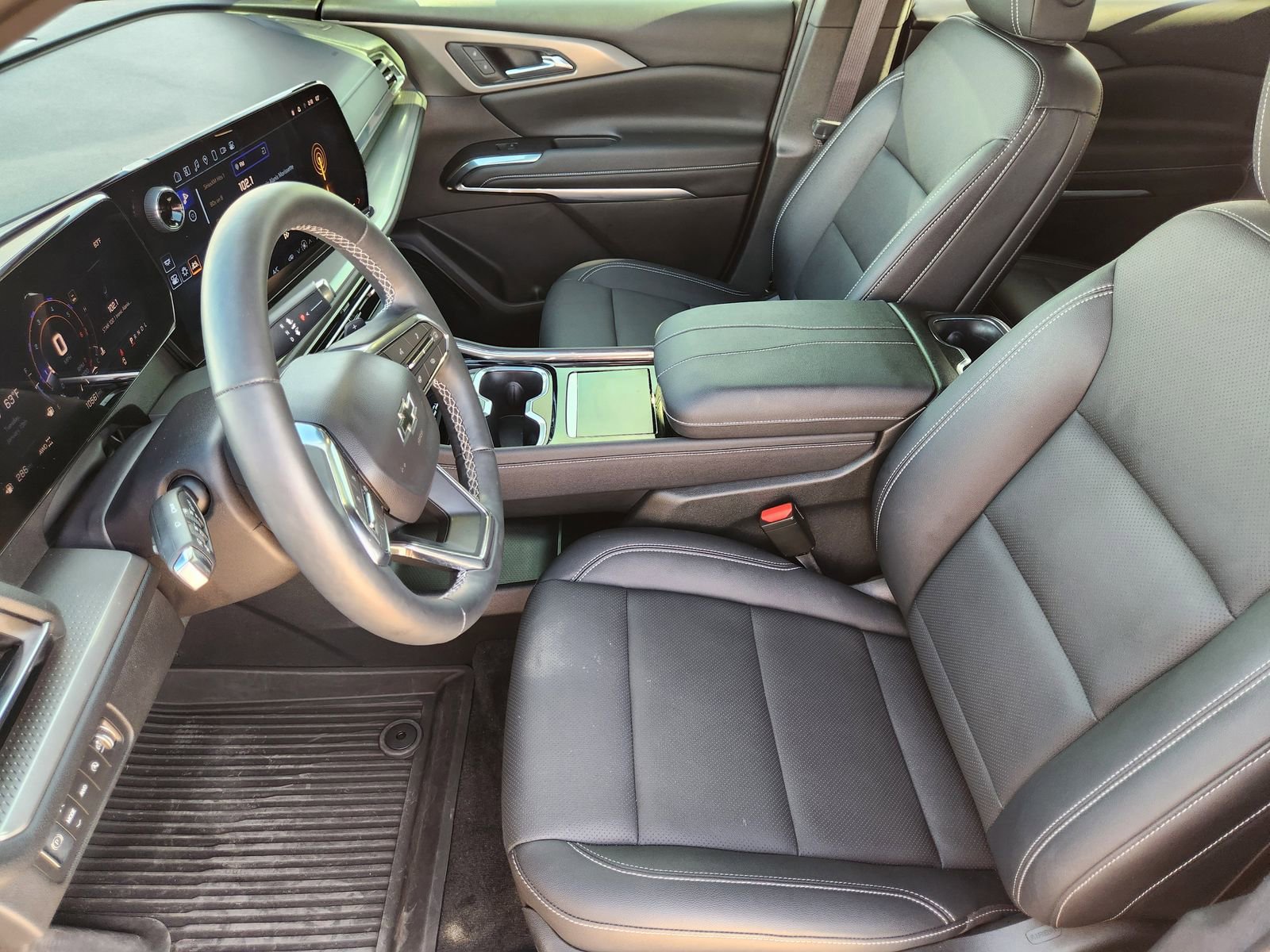 Used 2024 Chevrolet Traverse LT w/ Midnight/Sport Edition image 15