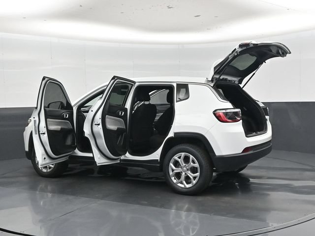 Used 2025 Jeep Compass Sport AWD/4WD image 48