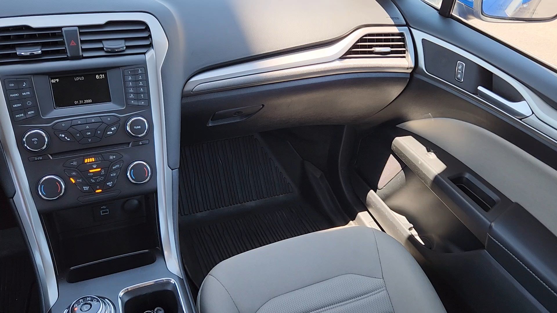Used 2018 Ford Fusion S FWD image 6