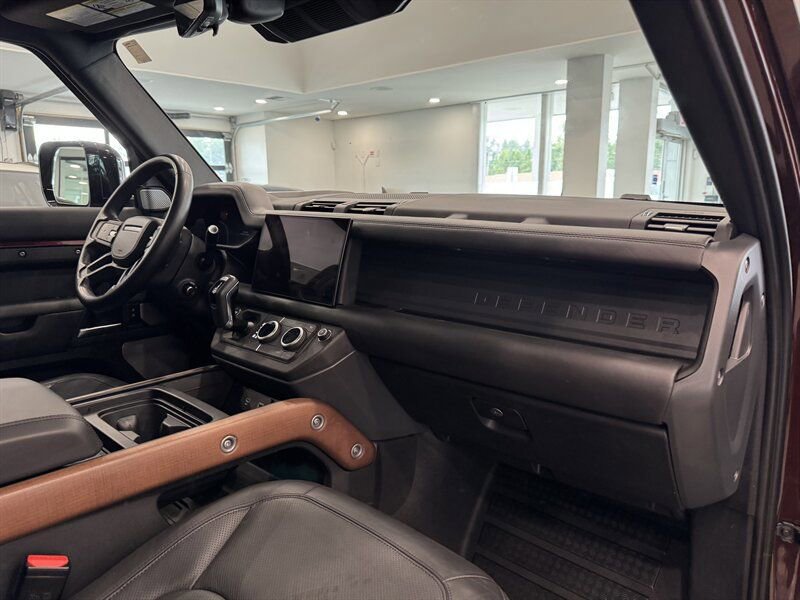 Used 2023 Land Rover Defender 130 X image 26