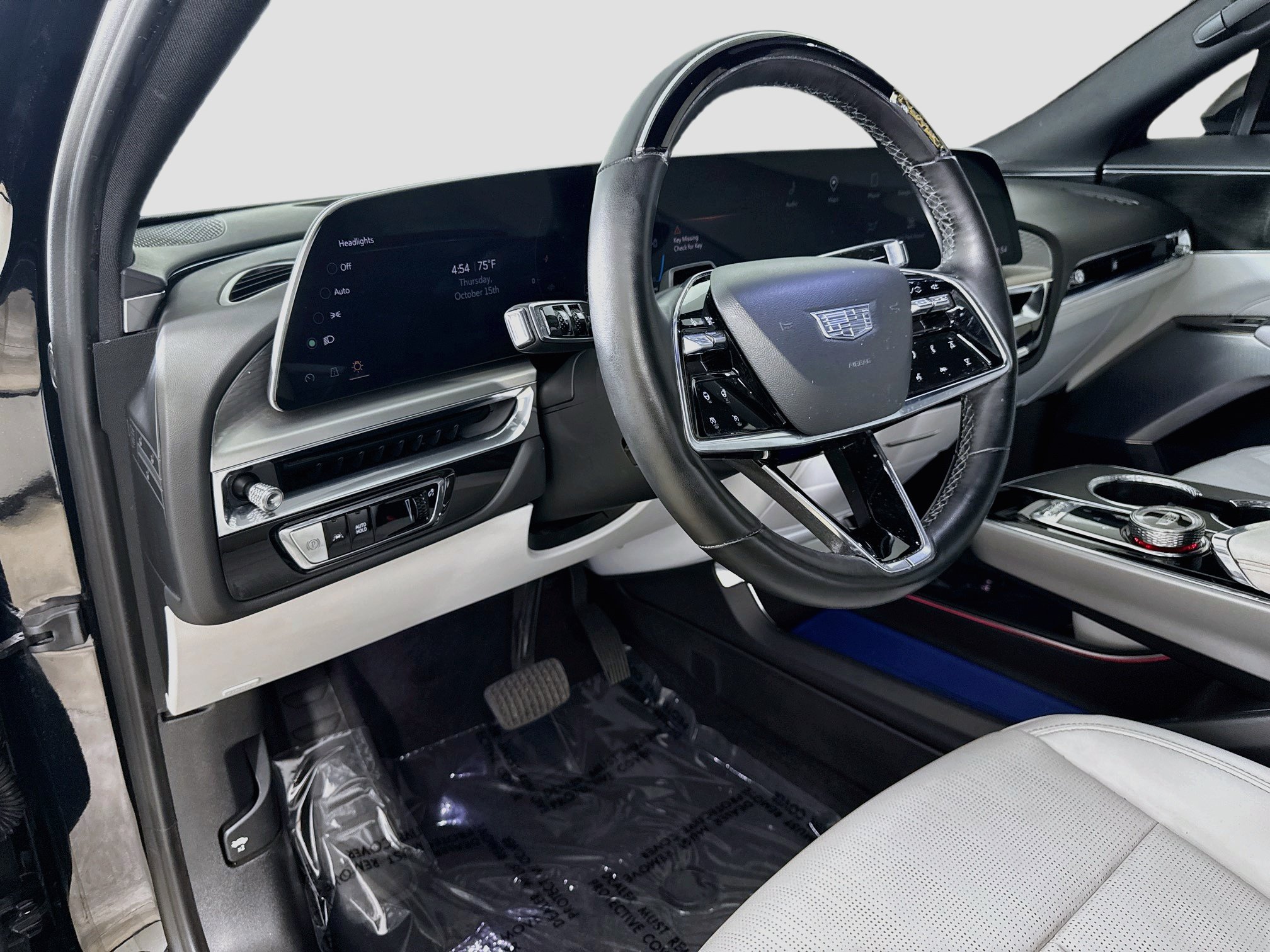 Used 2023 Cadillac Lyriq 2WD image 9