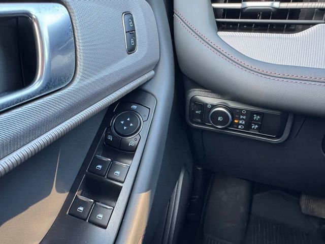 New 2026 Ford Explorer Active w/ Active Comfort Package image 28