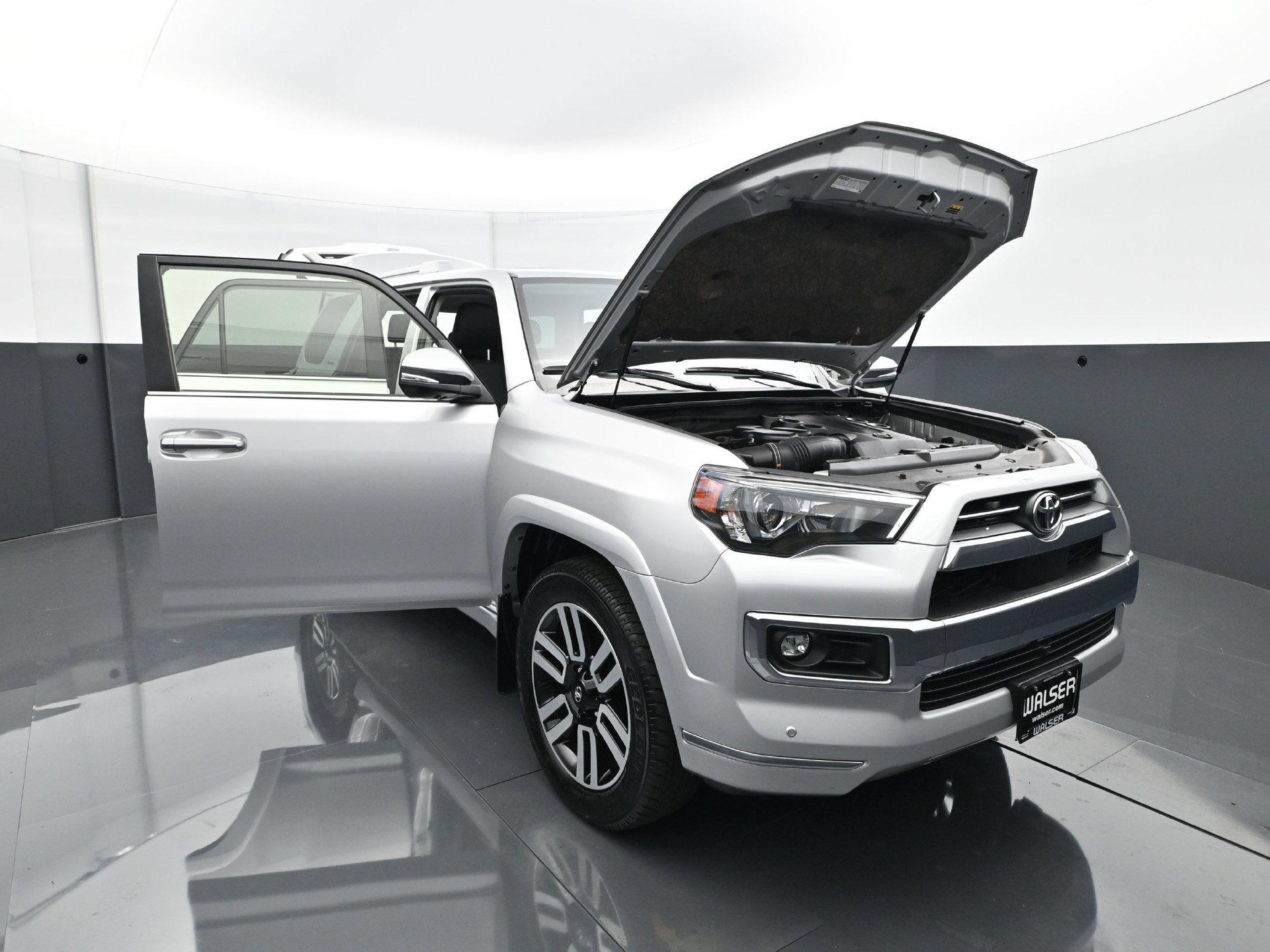 Used 2024 Toyota 4Runner Limited AWD/4WD image 36