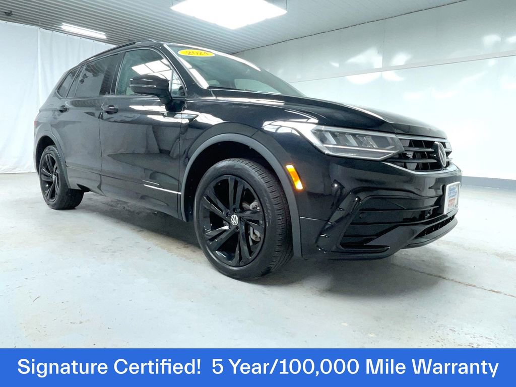 Used 2024 Volkswagen Tiguan SE R-Line image 1