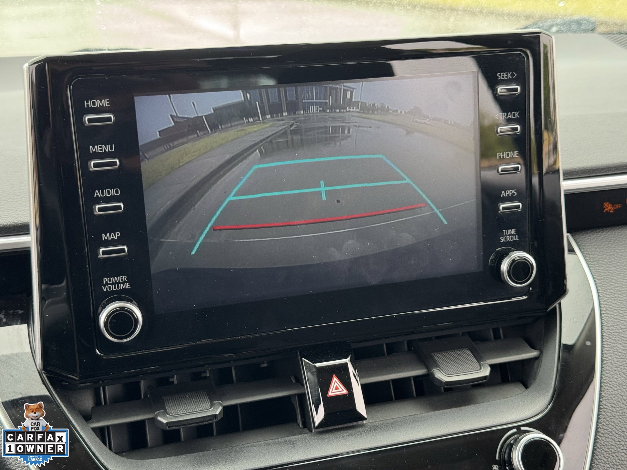 Used 2020 Toyota Corolla LE FWD image 18